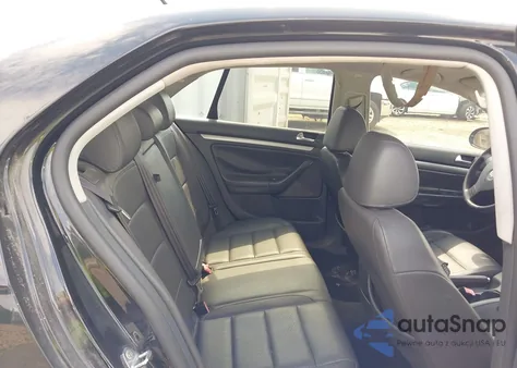 2007 Volkswagen Jetta Wolfsburg Edition z USA, uszkodzony, nr VIN 3VWEF71K17M061522